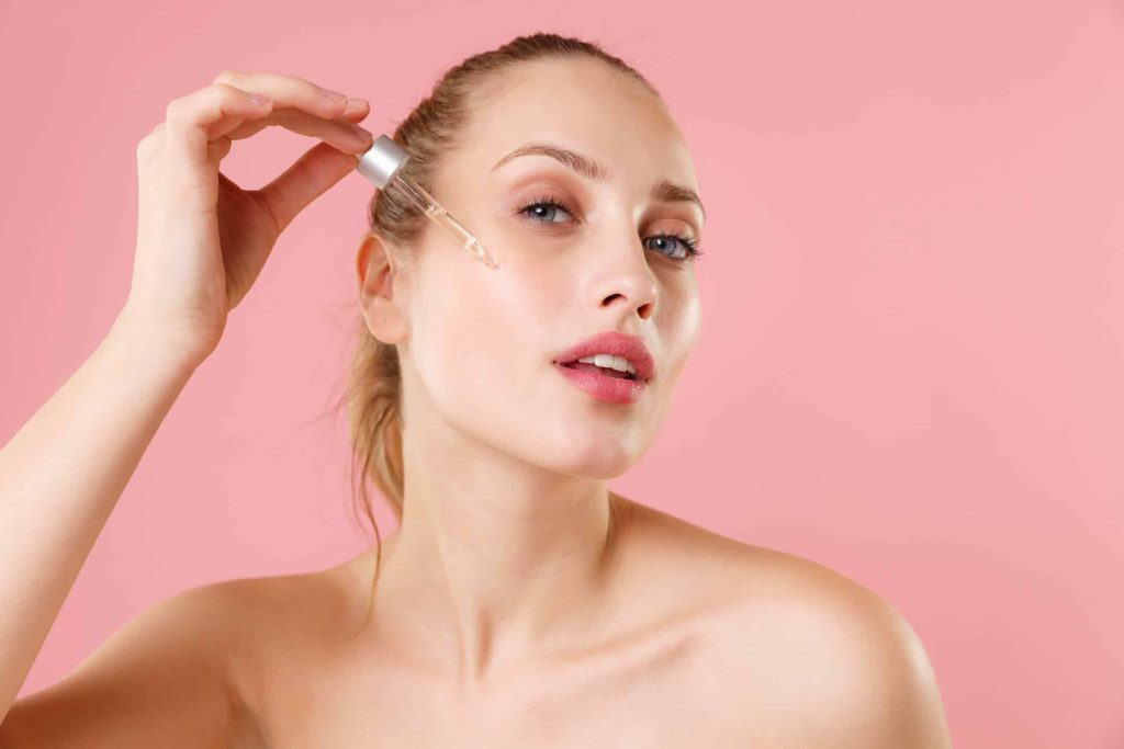 Vitamin C serum for oily skin: How the magic works