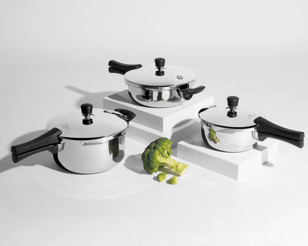 What are the top advantages of a pressure cooker?