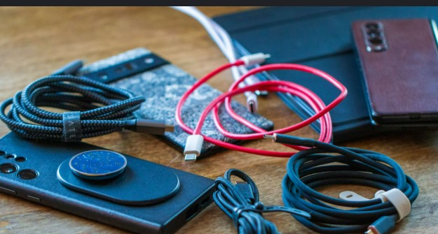 Forgot Your Charger? Buy a C-to-C Cable in Minutes via Instant Delivery Apps